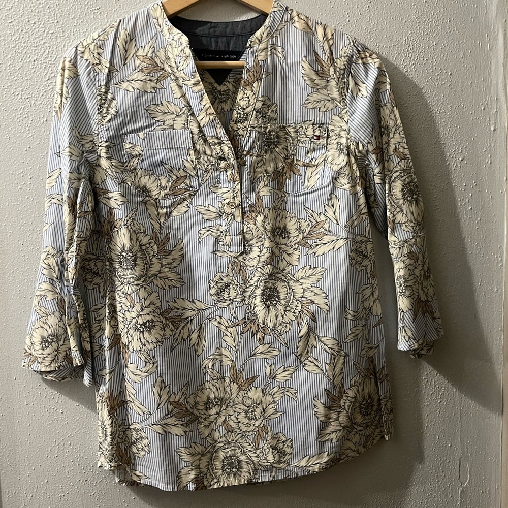 TOMMY HILFIGER Floral Heritage Button Down Shirt S Blue/White Striped Beach